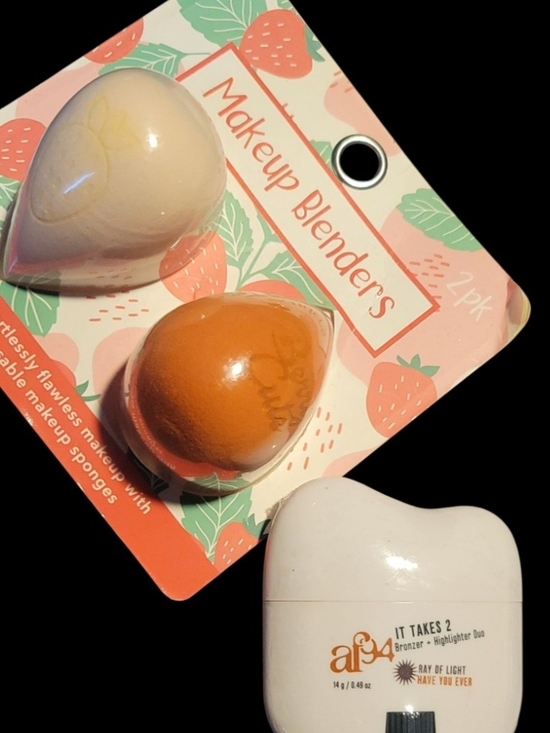 Other - Makeup Blenders 2-Pack & Bronzer/Highlighter Duo